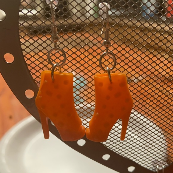 Shoe Dangle Earrings! - Picture 3 of 3
